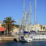 2 Bedroom Stunning In Stlaurent-de-la-cabr Ferienhaus *