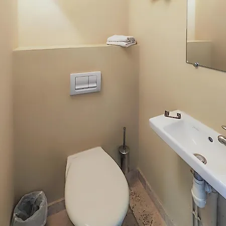 2 Bedroom Lovely Home In Stlaurent-De-La-Cabr