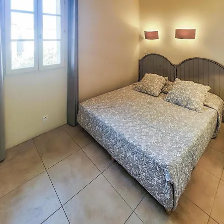 2 Bedroom Lovely In Stlaurent-de-la-cabr *