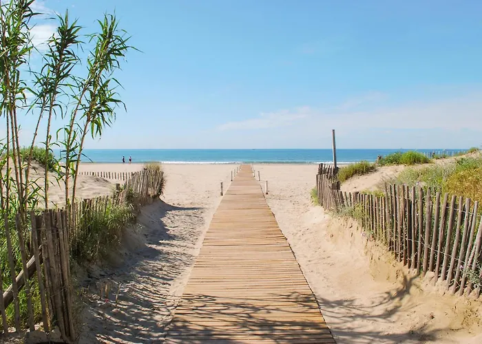 Lovely In Stlaurent-de-la-cabr Saint-Laurent-de-la-Cabrerisse